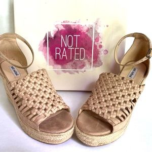 Super cute summer platform sandals.
